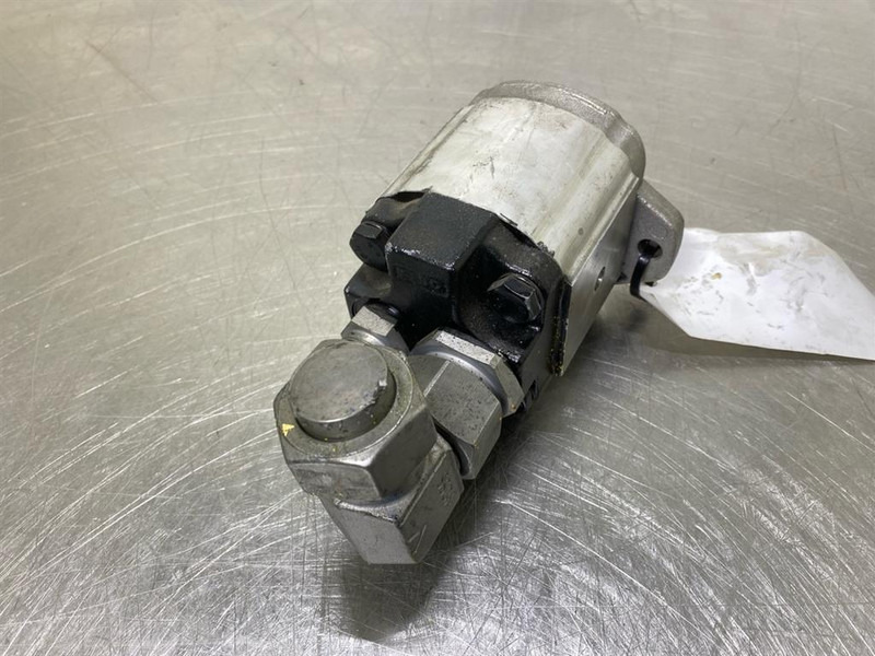 Parker 3349112802 - Gearpump/Zahnradpumpe/Tandwielpomp - Hydraulics for Construction machinery: picture 4 Parker 3349112802 - Gearpump/Zahnradpumpe/Tandwielpomp - Hydraulics for Construction machinery: picture 4