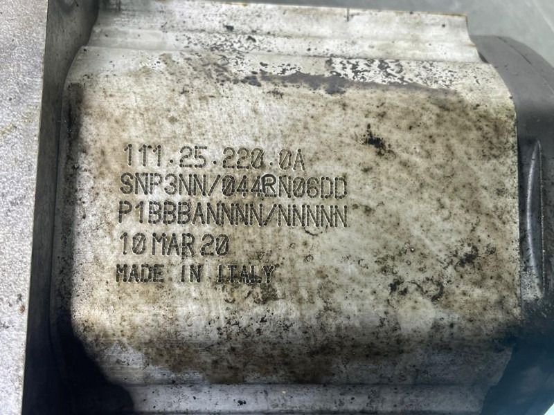 Sauer Danfoss SNP3NN/044RN06-111.25.220.0A-Gearpump/Tandwielpomp - Hydraulics for Construction machinery: picture 5 Sauer Danfoss SNP3NN/044RN06-111.25.220.0A-Gearpump/Tandwielpomp - Hydraulics for Construction machinery: picture 5