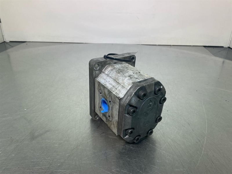 Sauer Danfoss SNP3NN/044RN06-111.25.220.0A-Gearpump/Tandwielpomp - Hydraulics for Construction machinery: picture 2 Sauer Danfoss SNP3NN/044RN06-111.25.220.0A-Gearpump/Tandwielpomp - Hydraulics for Construction machinery: picture 2