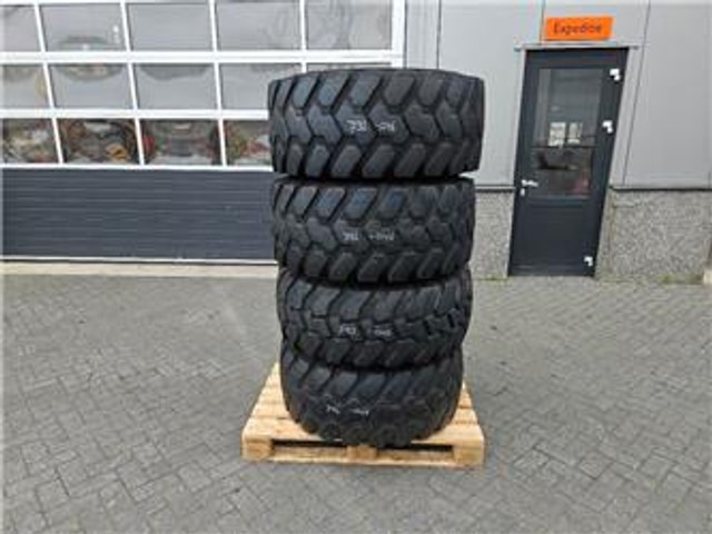 Schaeff SKL834-Firestone 405/70R18-Tire/Reifen/Band - Wheels and tires for Construction machinery: picture 1 Schaeff SKL834-Firestone 405/70R18-Tire/Reifen/Band - Wheels and tires for Construction machinery: picture 1