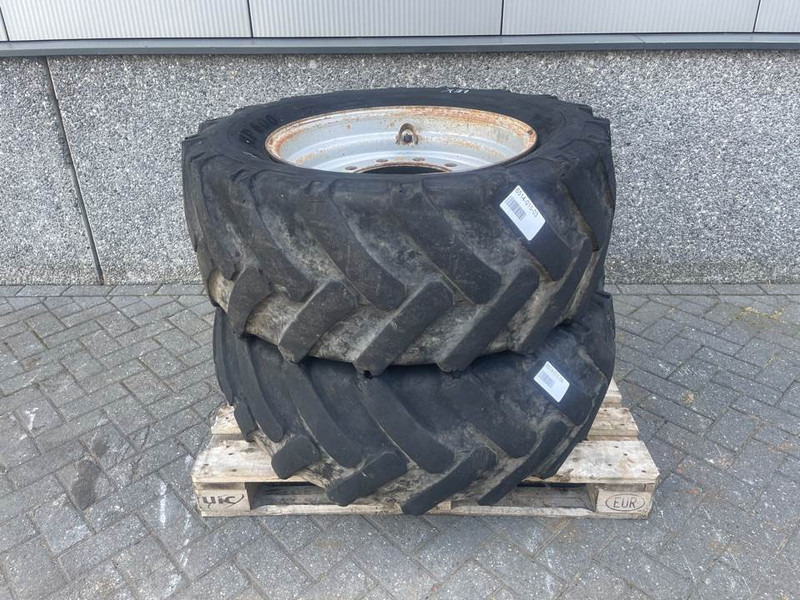 Schaeff SKS661-BKT 405/70-24 (16/70-24)-Tire/Reifen/Band - Wheels and tires for Construction machinery: picture 1 Schaeff SKS661-BKT 405/70-24 (16/70-24)-Tire/Reifen/Band - Wheels and tires for Construction machinery: picture 1
