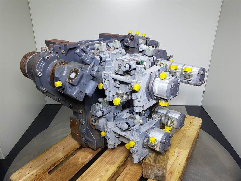Vögele SUPER 1600/1603/1800/1803- 2031320 -Transmission - Gearbox for Construction machinery: picture 2 Vögele SUPER 1600/1603/1800/1803- 2031320 -Transmission - Gearbox for Construction machinery: picture 2