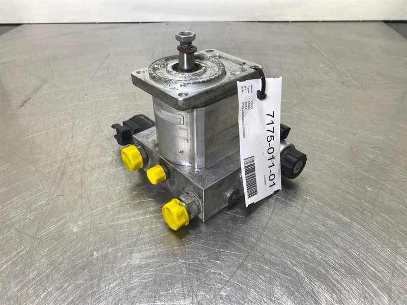 Volvo L50G-15211896-Fan motor/Lueftermotor/Koelvin motor - Hydraulics for Construction machinery: picture 3 Volvo L50G-15211896-Fan motor/Lueftermotor/Koelvin motor - Hydraulics for Construction machinery: picture 3
