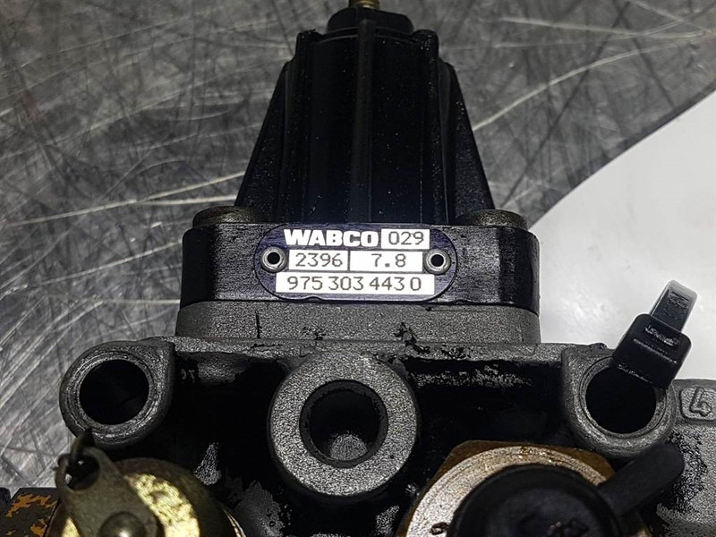 Werklust WG18 - Wabco 9753034430 - Pressure controller - Brake parts for Construction machinery: picture 3 Werklust WG18 - Wabco 9753034430 - Pressure controller - Brake parts for Construction machinery: picture 3