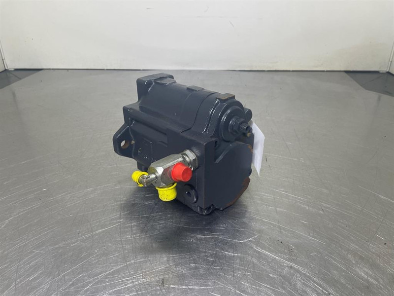 Yanmar SV17-172A60-73101-Gearpump/Zahnradpumpe - Hydraulics for Construction machinery: picture 3 Yanmar SV17-172A60-73101-Gearpump/Zahnradpumpe - Hydraulics for Construction machinery: picture 3