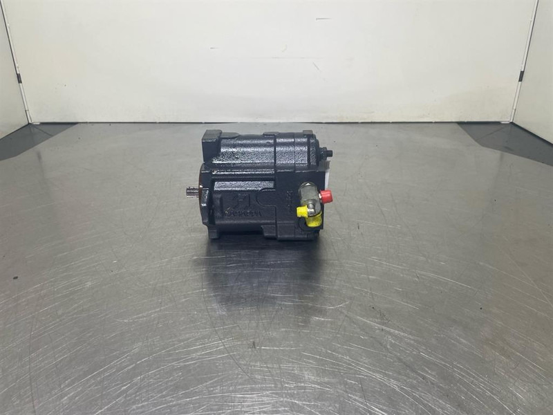 Yanmar SV17-172A60-73101-Gearpump/Zahnradpumpe - Hydraulics for Construction machinery: picture 2 Yanmar SV17-172A60-73101-Gearpump/Zahnradpumpe - Hydraulics for Construction machinery: picture 2