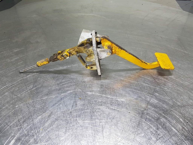 Zettelmeyer ZL1001 - Brake pedal - Cab and interior for Construction machinery: picture 3 Zettelmeyer ZL1001 - Brake pedal - Cab and interior for Construction machinery: picture 3