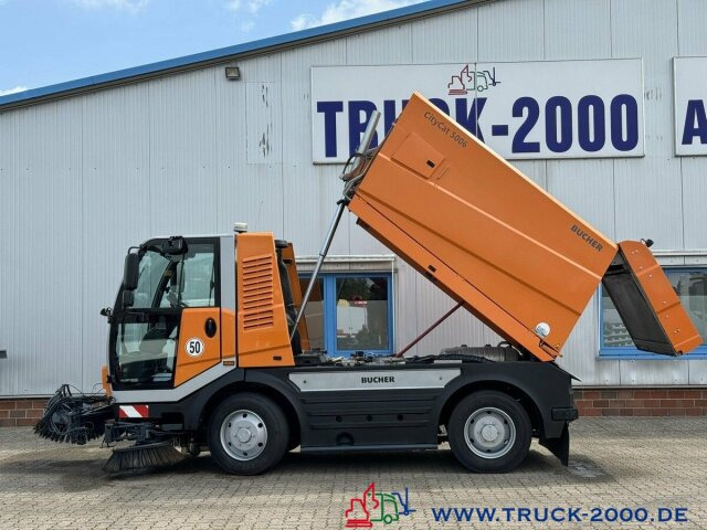 Bucher City Cat 5006 3Besen Sweeper 4 Radlenkung - Road sweeper: picture 2 Bucher City Cat 5006 3Besen Sweeper 4 Radlenkung - Road sweeper: picture 2