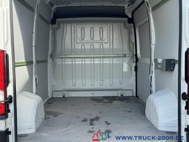 Peugeot Boxer 2.0 HDi Kasten Hoch & Lang AHK NUR 97 TKM - Small van: picture 3 Peugeot Boxer 2.0 HDi Kasten Hoch & Lang AHK NUR 97 TKM - Small van: picture 3