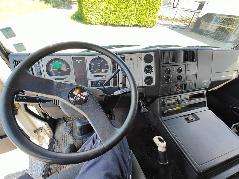 Dropside/ Flatbed truck, Crane truck MAN 18.410 F2000 Cormach 22000 E4F + jib: picture 13