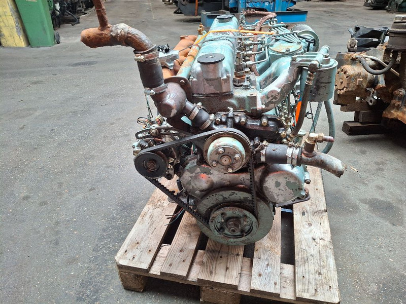 Mitsubishi 6DS70-P - Engine: picture 4 Mitsubishi 6DS70-P - Engine: picture 4