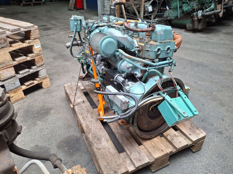 Mitsubishi 6DS70-P - Engine: picture 2 Mitsubishi 6DS70-P - Engine: picture 2