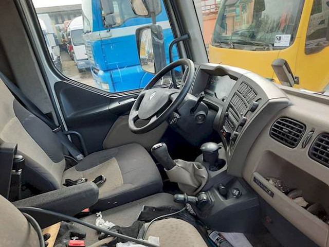 Renault MIDLUM 220 - Cab chassis truck: picture 4 Renault MIDLUM 220 - Cab chassis truck: picture 4
