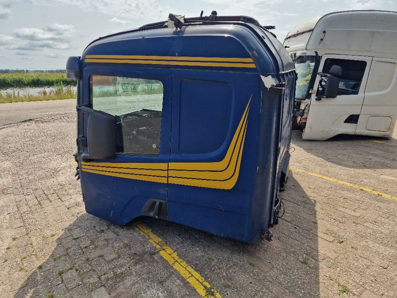 Scania R124 SLEEPER CAB - Cab and interior: picture 3 Scania R124 SLEEPER CAB - Cab and interior: picture 3