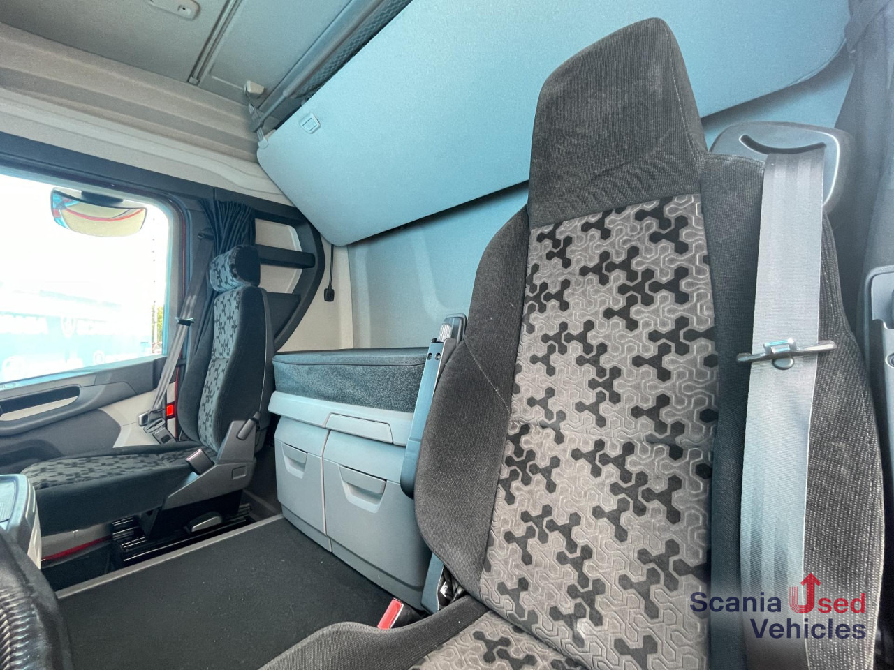 SCANIA R 410 A4x2NA RETARDER LED NAVI - Tractor unit: picture 5 SCANIA R 410 A4x2NA RETARDER LED NAVI - Tractor unit: picture 5