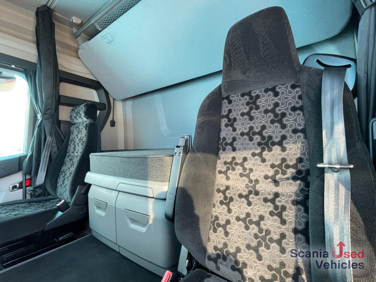 SCANIA R 410 A4x2NA RETARDER LED NAVI - Tractor unit: picture 5 SCANIA R 410 A4x2NA RETARDER LED NAVI - Tractor unit: picture 5