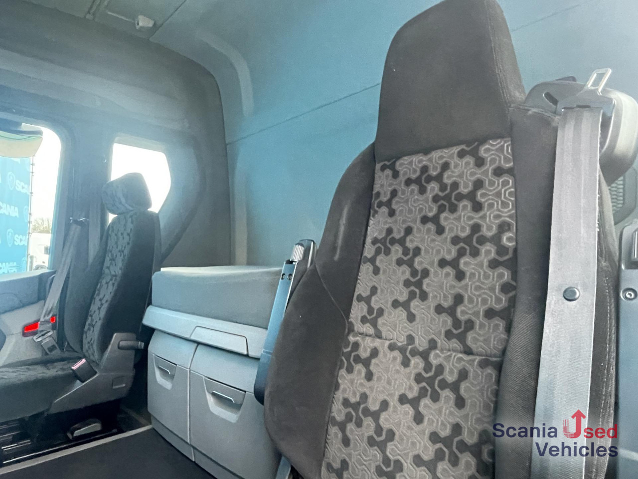 SCANIA R 410 A4x2NA RETARDER SMART 2 NAVI ACC - Tractor unit: picture 5 SCANIA R 410 A4x2NA RETARDER SMART 2 NAVI ACC - Tractor unit: picture 5