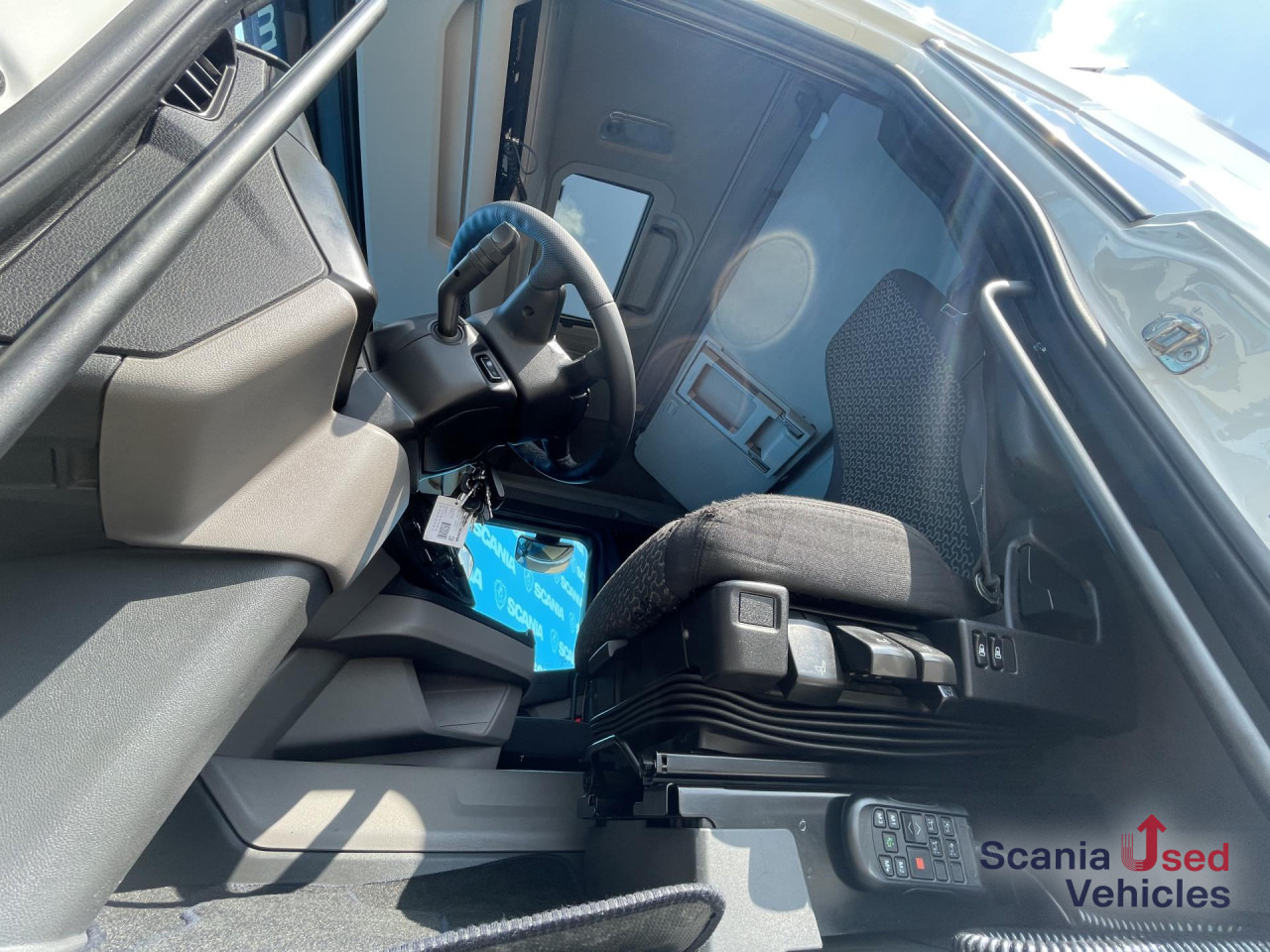 SCANIA R 450 A4x2NA DIFF-L RETARDER ACC SMART 2 - Tractor unit: picture 5 SCANIA R 450 A4x2NA DIFF-L RETARDER ACC SMART 2 - Tractor unit: picture 5