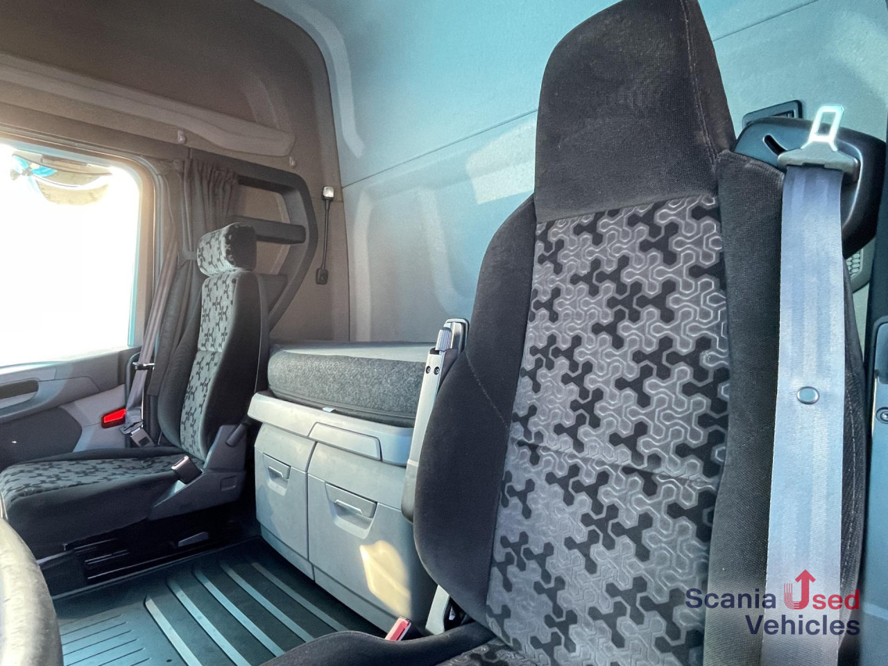 SCANIA R 450 A4x2NA DIFF LOCK RETARDER NAVI ACC - Tractor unit: picture 5 SCANIA R 450 A4x2NA DIFF LOCK RETARDER NAVI ACC - Tractor unit: picture 5