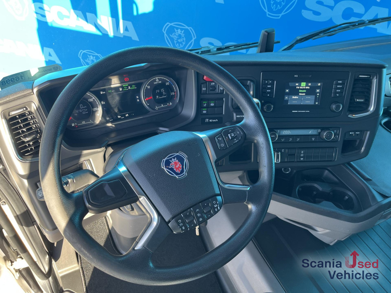 SCANIA R 450 A4x2NA RETARDER 8T DIFF-L SMART2 - Tractor unit: picture 3 SCANIA R 450 A4x2NA RETARDER 8T DIFF-L SMART2 - Tractor unit: picture 3