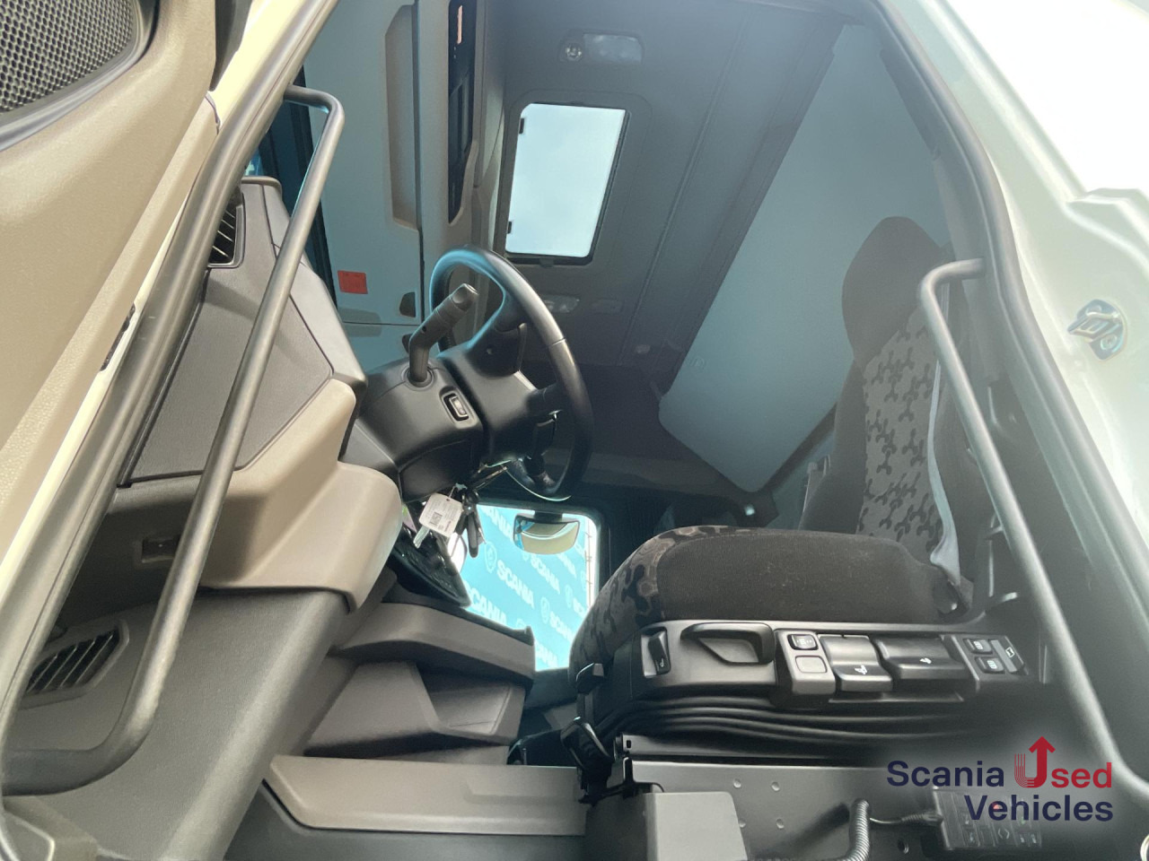 SCANIA R 450 A4x2NB DIFF-L RETARDER FULL AIR 8T ACC - Tractor unit: picture 4 SCANIA R 450 A4x2NB DIFF-L RETARDER FULL AIR 8T ACC - Tractor unit: picture 4