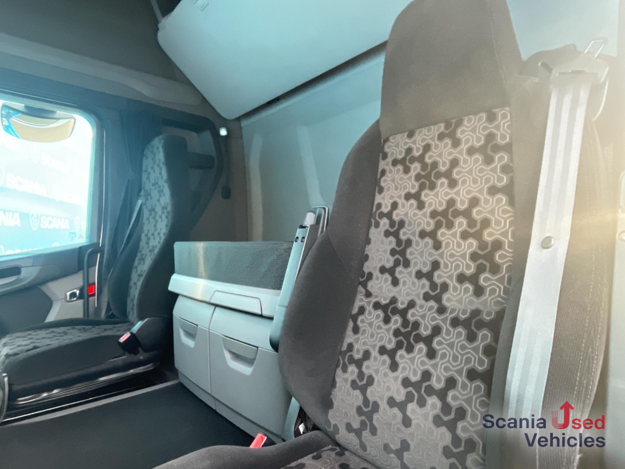 SCANIA R 450 A4x2NB DIFF-L RETARDER FULL AIR 8T ACC - Tractor unit: picture 5 SCANIA R 450 A4x2NB DIFF-L RETARDER FULL AIR 8T ACC - Tractor unit: picture 5