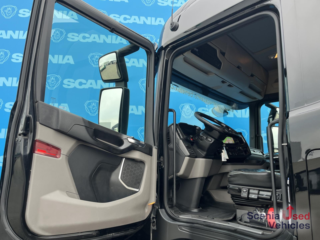 SCANIA R 450 A4x2NB DIFF-LOCK FULL AIR PTO - Tractor unit: picture 4 SCANIA R 450 A4x2NB DIFF-LOCK FULL AIR PTO - Tractor unit: picture 4