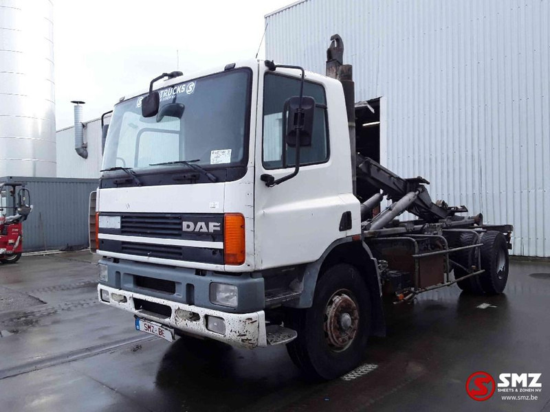 DAF CF 320 lames steel - Container transporter/ Swap body truck: picture 3 DAF CF 320 lames steel - Container transporter/ Swap body truck: picture 3