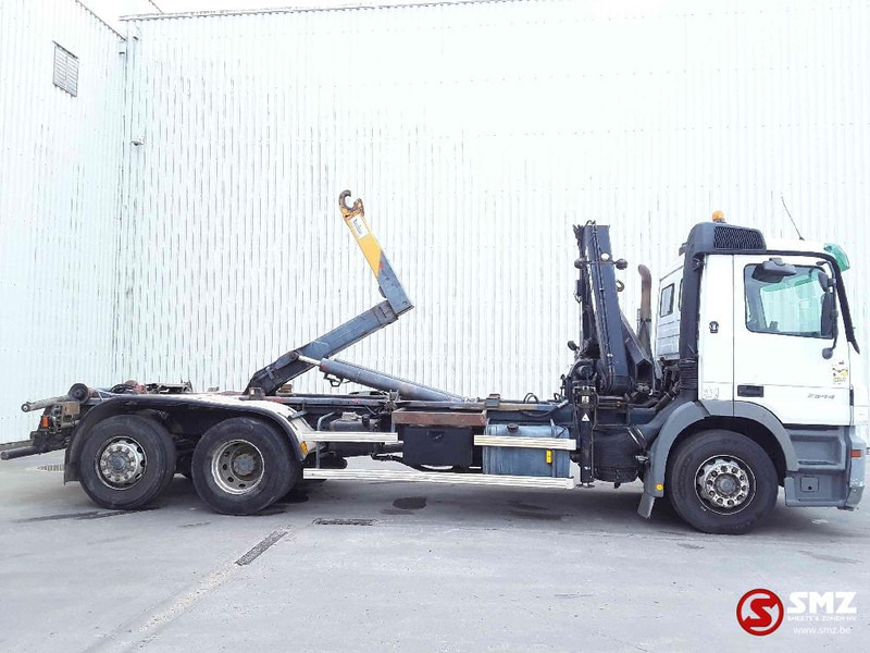 Mercedes-Benz Actros 2544 hiab 102.2 remote hook retarder - Container transporter/ Swap body truck, Crane truck: picture 4 Mercedes-Benz Actros 2544 hiab 102.2 remote hook retarder - Container transporter/ Swap body truck, Crane truck: picture 4