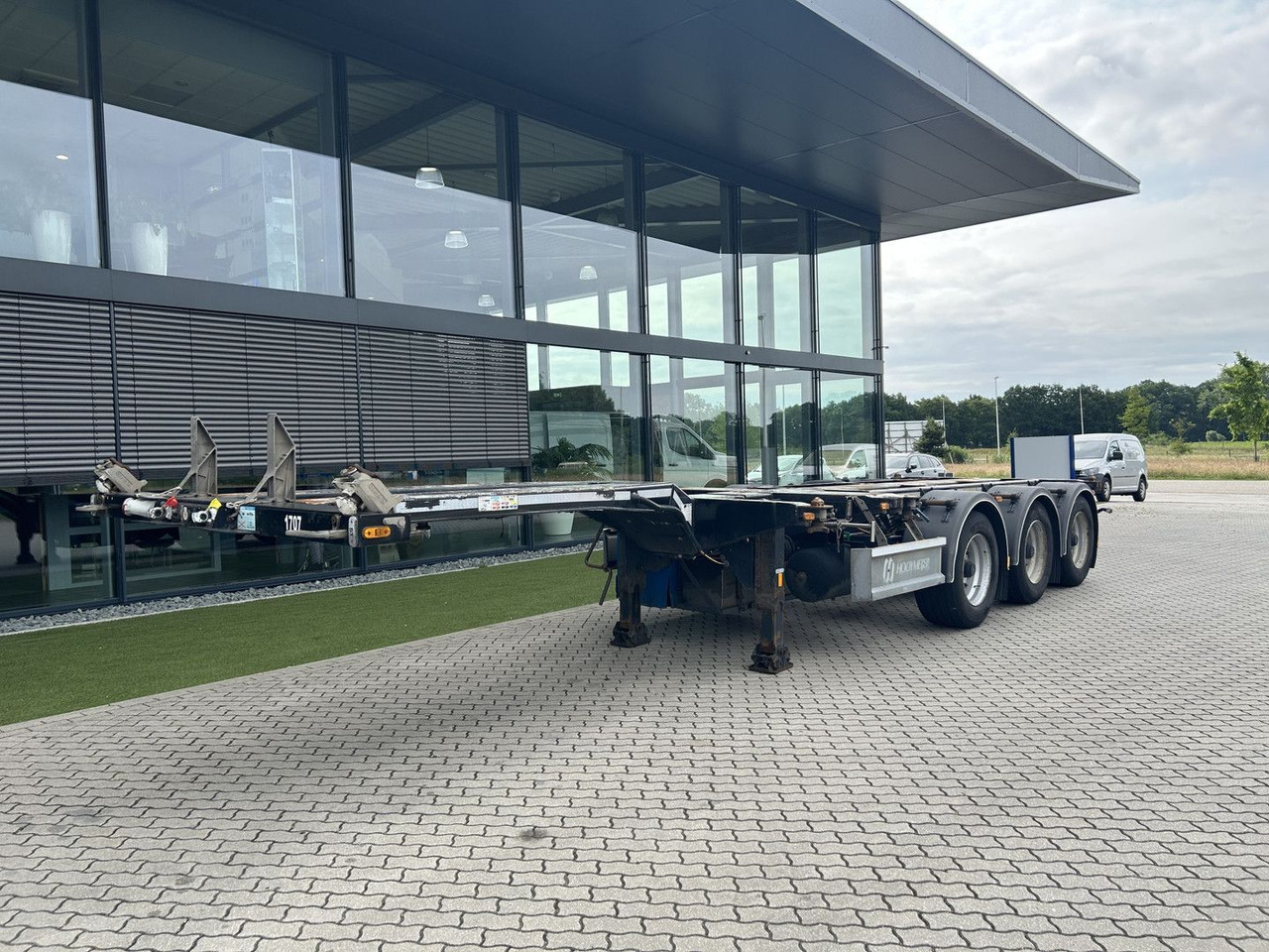 D-TEC FLEXITRAILER 20-30-40-45 ft containers + Genset - Chassis semi-trailer: picture 1 D-TEC FLEXITRAILER 20-30-40-45 ft containers + Genset - Chassis semi-trailer: picture 1