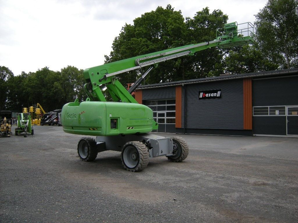 Genie Arbeitsbühne Genie S-65, AH 22 m - Truck mounted aerial platform: picture 2 Genie Arbeitsbühne Genie S-65, AH 22 m - Truck mounted aerial platform: picture 2