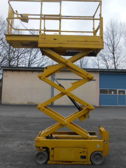 Genie GS 1530, Scherenarbeitsbühne Genie 6,6m - Truck mounted aerial platform: picture 1 Genie GS 1530, Scherenarbeitsbühne Genie 6,6m - Truck mounted aerial platform: picture 1