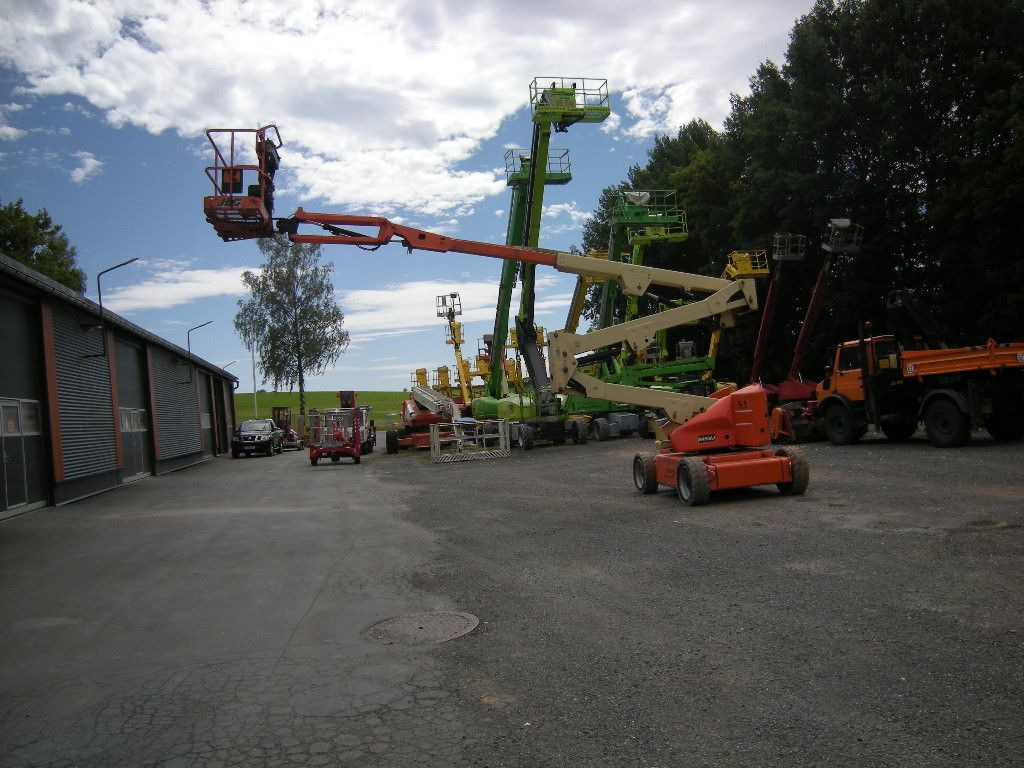 JLG M450 AJ Gelenkteleskoparbeitsbühne 16 m - Truck mounted aerial platform: picture 3 JLG M450 AJ Gelenkteleskoparbeitsbühne 16 m - Truck mounted aerial platform: picture 3