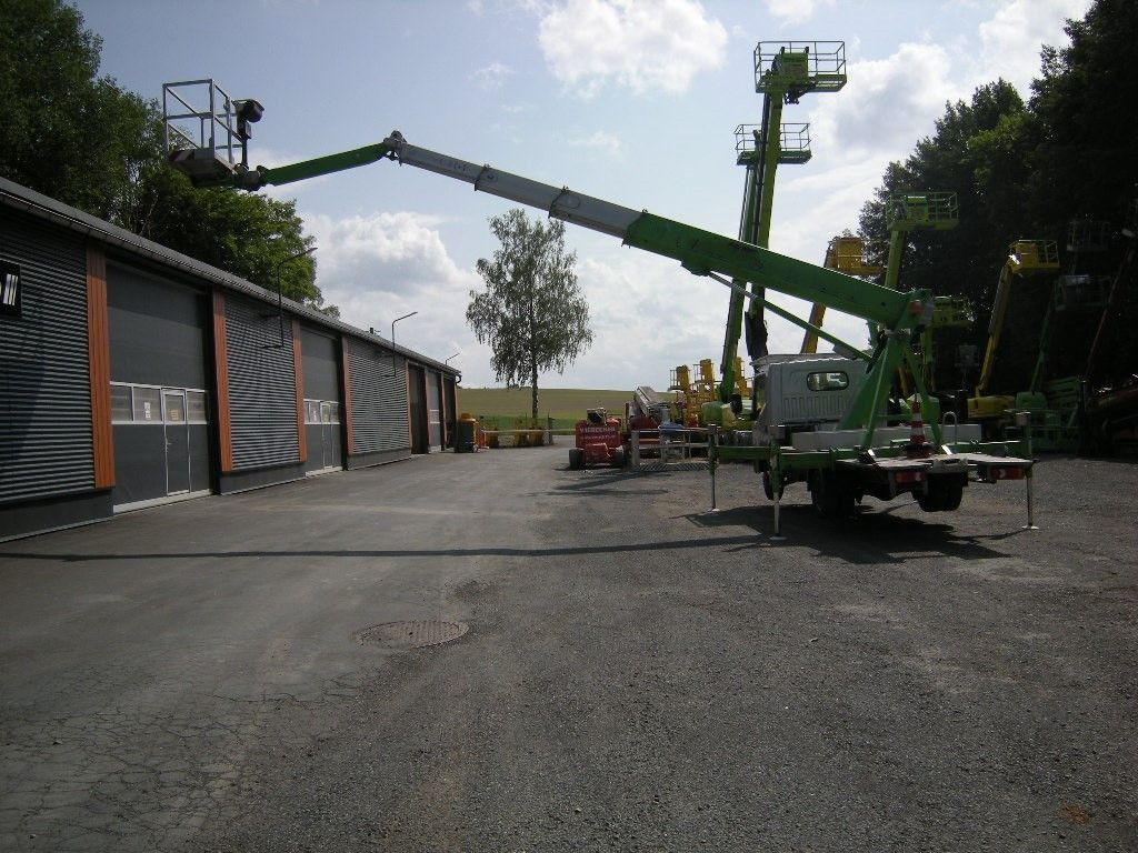 Nissan NT400 Cabstar mit Palfinger P210BK, 21m - Truck mounted aerial platform: picture 3 Nissan NT400 Cabstar mit Palfinger P210BK, 21m - Truck mounted aerial platform: picture 3