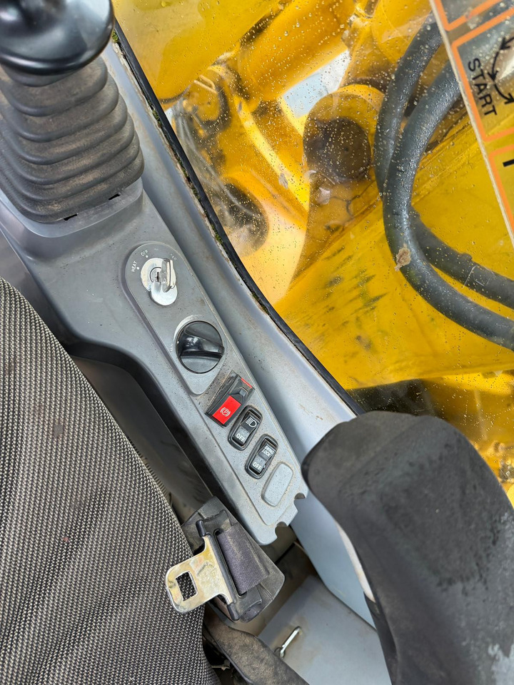 Komatsu PW 180 - 7 - Wheel excavator: picture 3 Komatsu PW 180 - 7 - Wheel excavator: picture 3