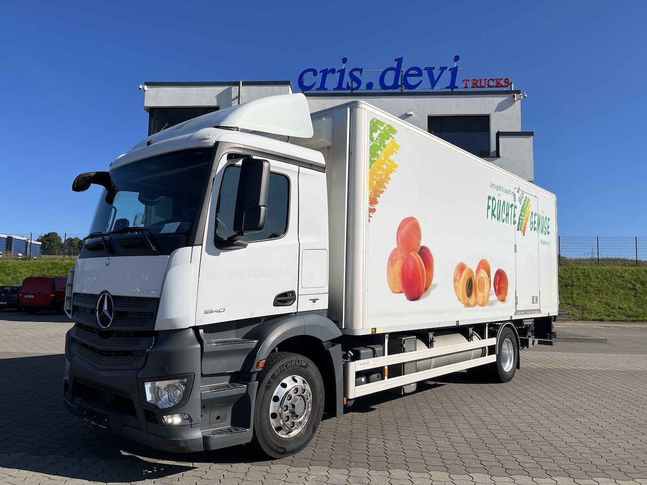 Mercedes-Benz Antos 1840 4x4 HAD LBW Kühlung Flüssigstickstoff - Box truck: picture 1 Mercedes-Benz Antos 1840 4x4 HAD LBW Kühlung Flüssigstickstoff - Box truck: picture 1