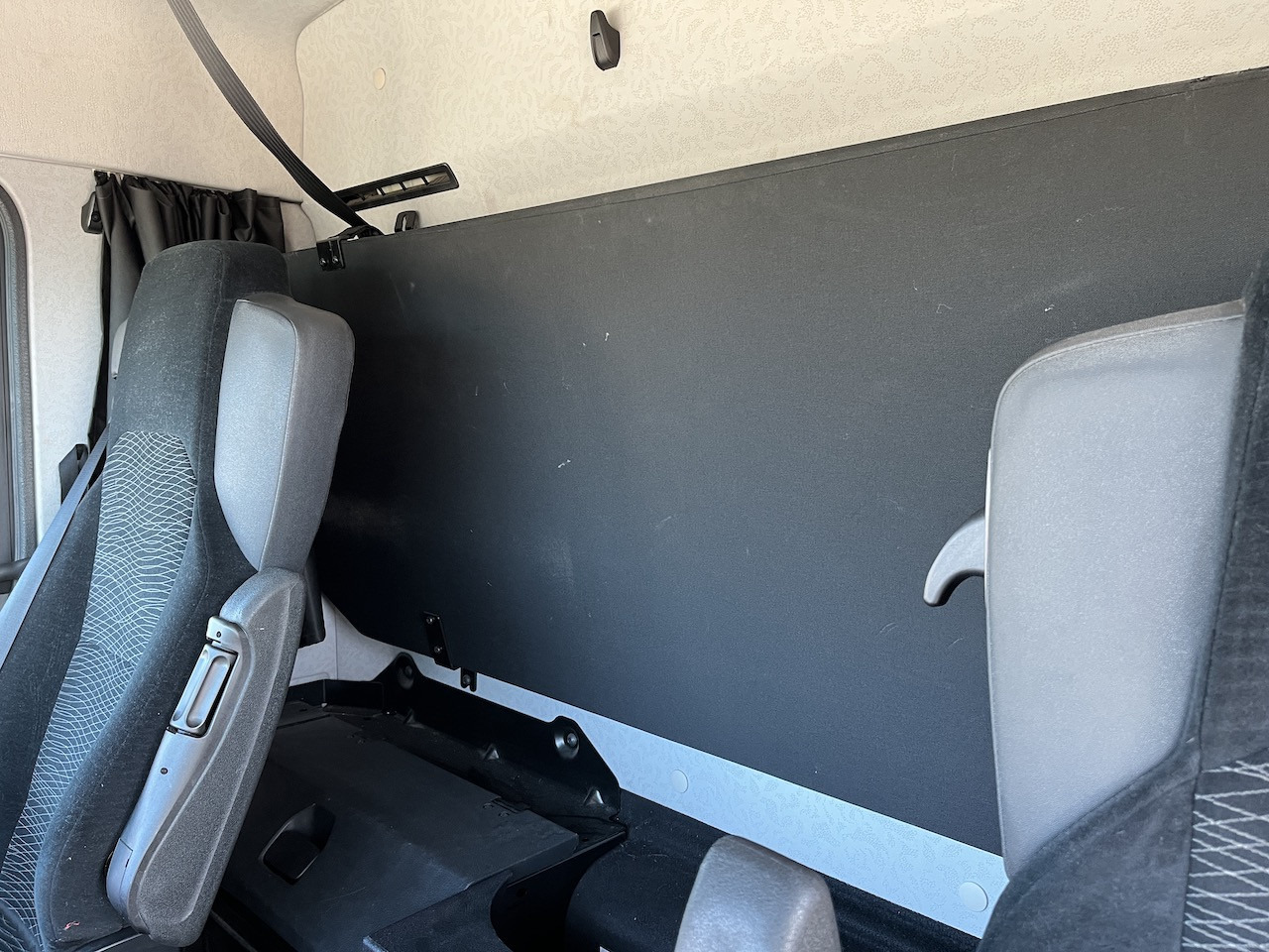 Mercedes-Benz Antos 1840 4x4 HAD LBW Kühlung Flüssigstickstoff - Box truck: picture 4 Mercedes-Benz Antos 1840 4x4 HAD LBW Kühlung Flüssigstickstoff - Box truck: picture 4