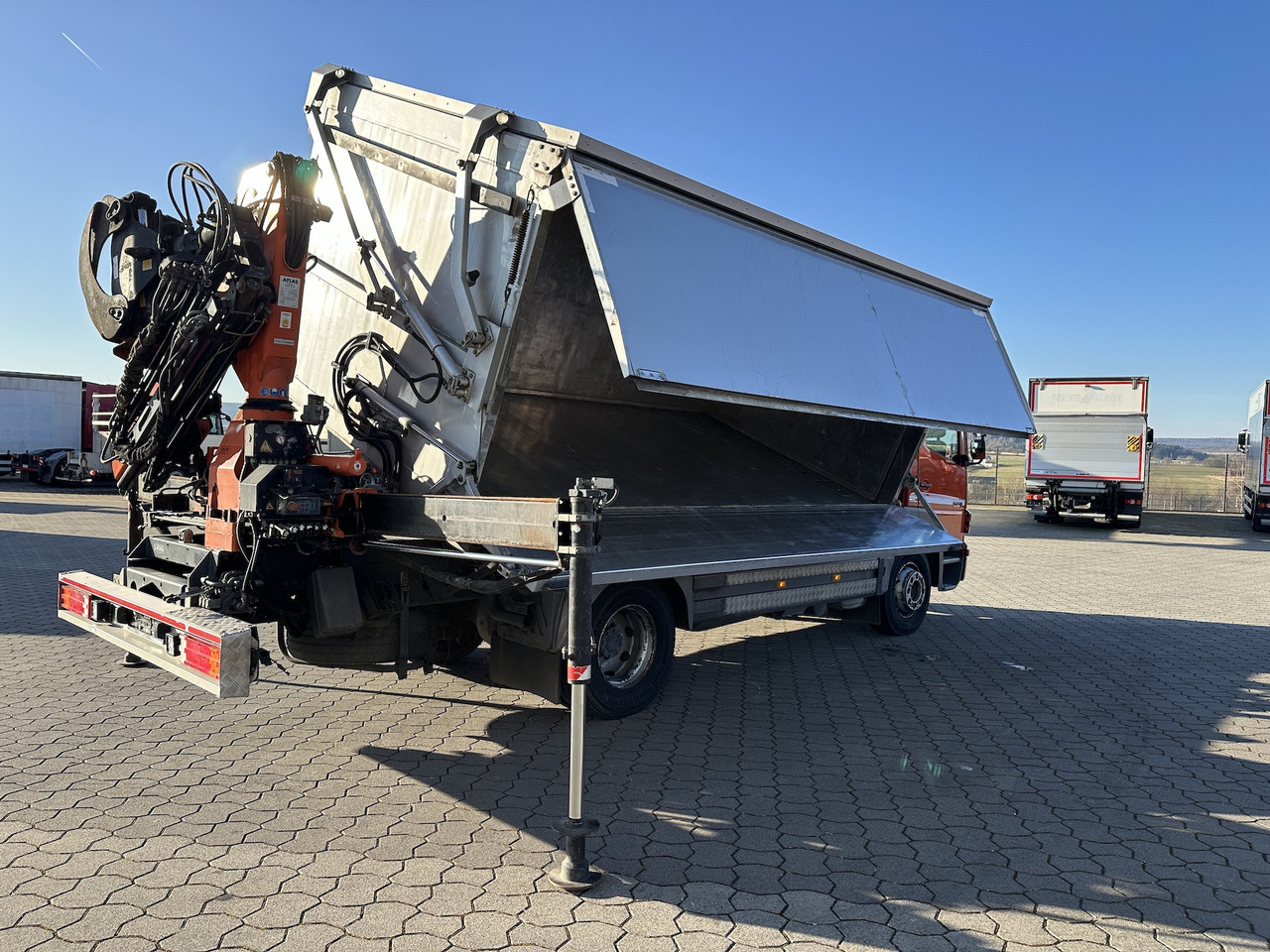 Crane truck, Tipper Mercedes-Benz Atego 1529 4x2 Atlas 57.3-A2 Kadaverkipper: picture 14 Crane truck, Tipper Mercedes-Benz Atego 1529 4x2 Atlas 57.3-A2 Kadaverkipper: picture 14