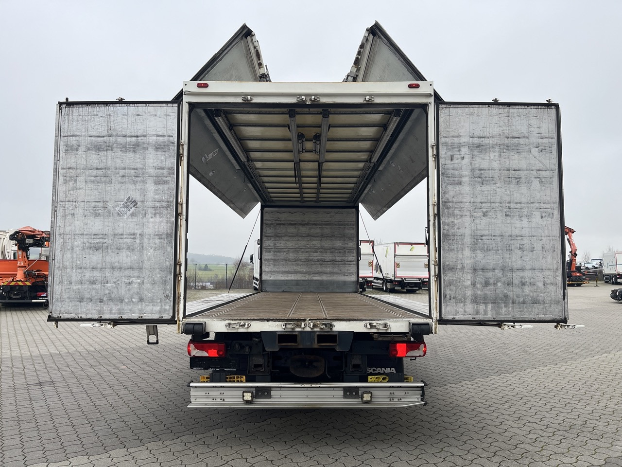 Scania R 450 6x2 Geränke Lenkachse Retarder - Beverage truck: picture 5 Scania R 450 6x2 Geränke Lenkachse Retarder - Beverage truck: picture 5