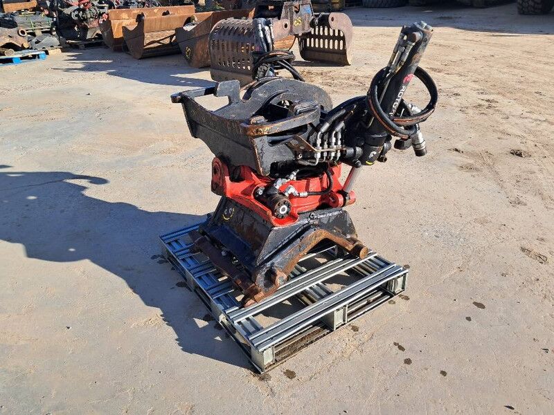 ROTOTILT R4 - Attachment for Construction machinery: picture 2 ROTOTILT R4 - Attachment for Construction machinery: picture 2