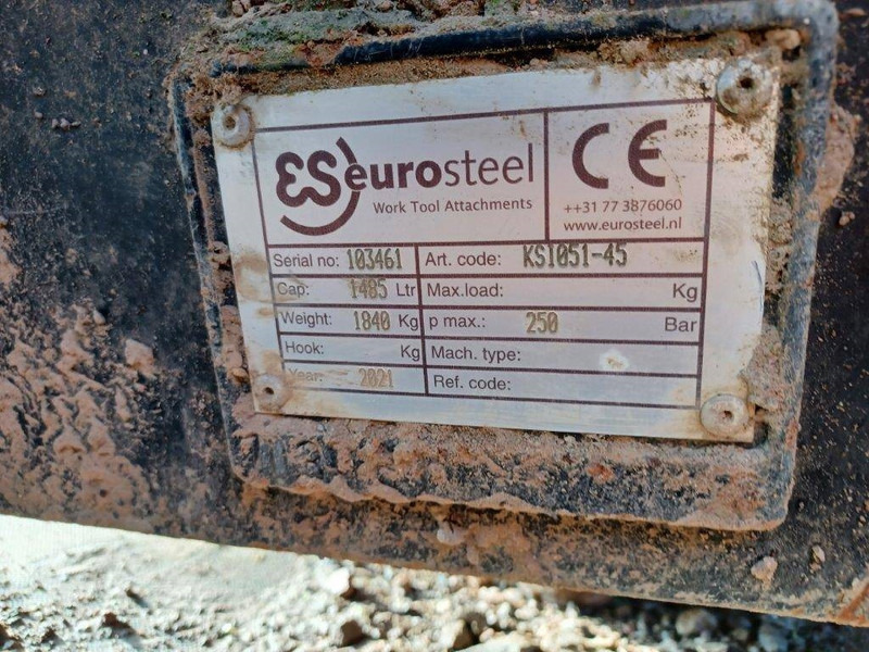 Eurosteel Inclining bucket - Bucket for Construction machinery: picture 3 Eurosteel Inclining bucket - Bucket for Construction machinery: picture 3