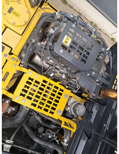 Komatsu PC210LCI-11 - Crawler excavator: picture 3 Komatsu PC210LCI-11 - Crawler excavator: picture 3