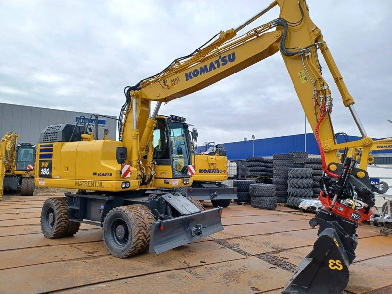 Komatsu PW180-11E0 - Wheel excavator: picture 1 Komatsu PW180-11E0 - Wheel excavator: picture 1