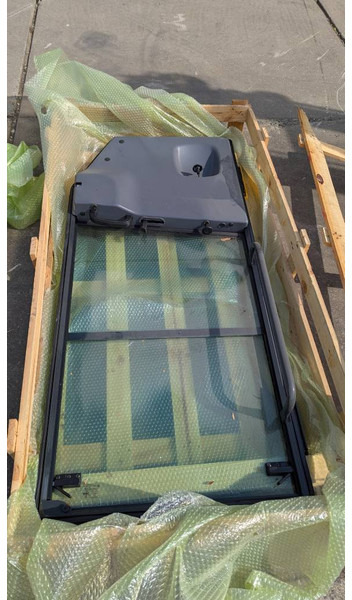 Komatsu WA100-5 DOOR ASSY 417-926-3106 - Cab and interior for Construction machinery: picture 3 Komatsu WA100-5 DOOR ASSY 417-926-3106 - Cab and interior for Construction machinery: picture 3