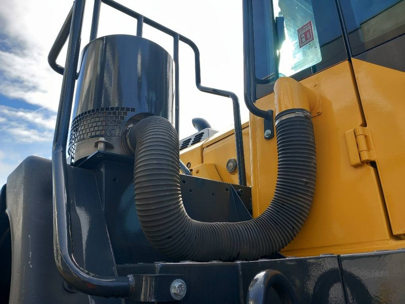 Komatsu WA480-8E0 - Wheel loader: picture 3 Komatsu WA480-8E0 - Wheel loader: picture 3