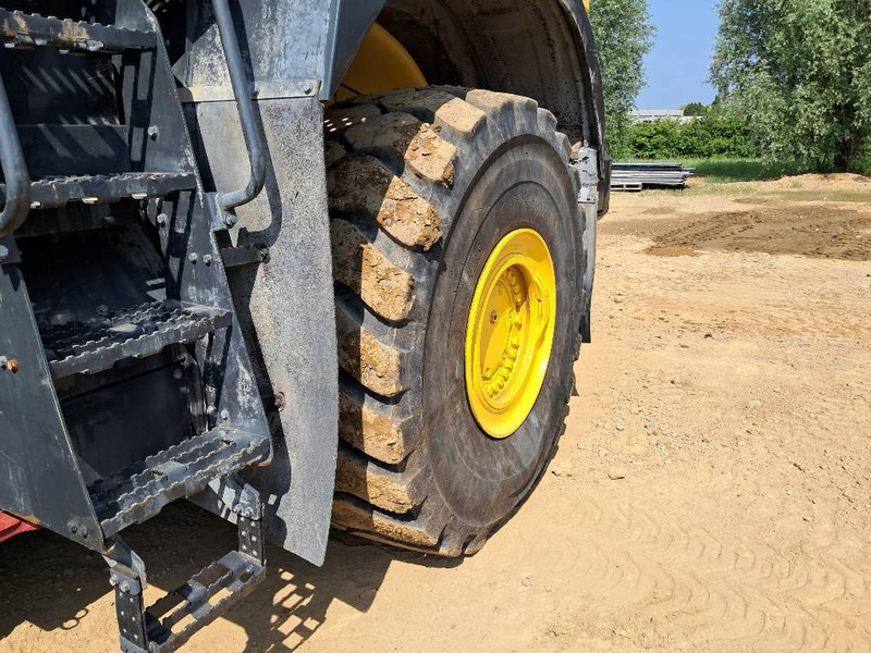Komatsu WA500-8E0 - Wheel loader: picture 3 Komatsu WA500-8E0 - Wheel loader: picture 3