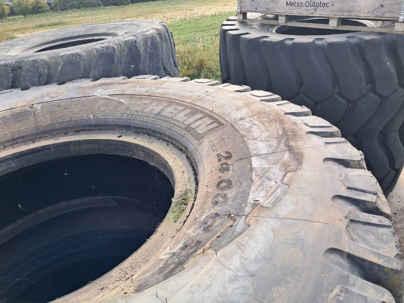 Michelin Xtra Load Grip 24.00R35 - Wheels and tires for Construction machinery: picture 3 Michelin Xtra Load Grip 24.00R35 - Wheels and tires for Construction machinery: picture 3
