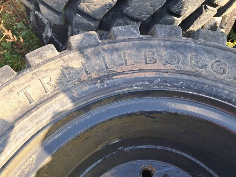 Trelleborg Excavator 10.00-20 SOLID (8 tyres) - Wheels and tires for Construction machinery: picture 3 Trelleborg Excavator 10.00-20 SOLID (8 tyres) - Wheels and tires for Construction machinery: picture 3