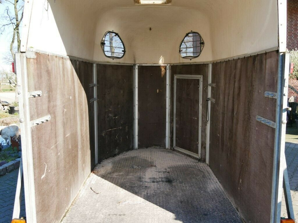 Holz Poly 2 Pferde Holz Poly 2 Pferde - Horse trailer: picture 2 Holz Poly 2 Pferde Holz Poly 2 Pferde - Horse trailer: picture 2