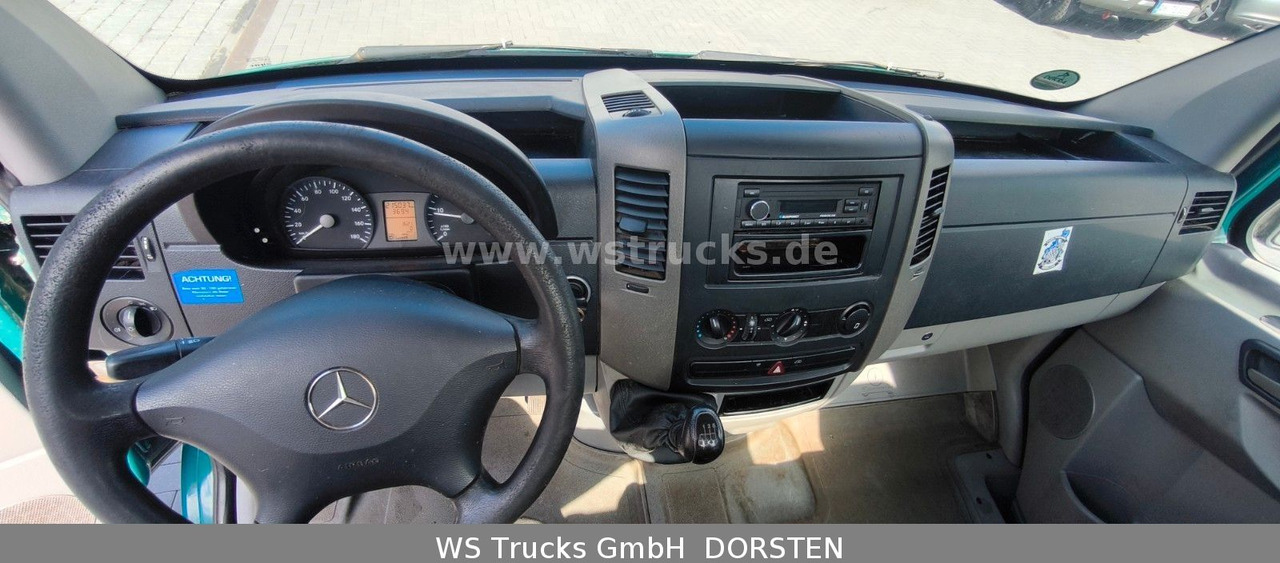 Open body delivery van Mercedes-Benz Sprinter II Pritsche215 CDI: picture 10 Open body delivery van Mercedes-Benz Sprinter II Pritsche215 CDI: picture 10